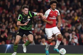 一号-包含游泳公开赛上演强强对话，胶东犀牛队翻盘粤西飞鹰队，战术调整见效；锋线火力回暖的词条